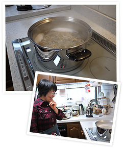 画像：お蕎麦を茹でているお鍋の写真