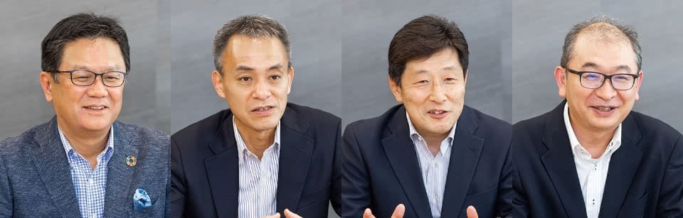 専務取締役　中尾 誠志氏、システム部長　前澤 秋生氏、システム部 部長　藤田淳氏、システム部次長  磯部 宏氏