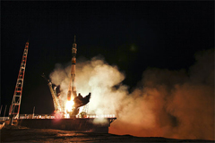 2011年6月8日、バイコヌール宇宙基地のガガーリン発射台から打ち上げられたソユーズロケット（JAXA/NASA/Carla Cioffi）