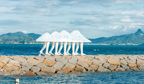 「歩く方舟」／山口啓介作