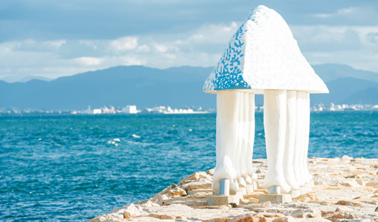 「歩く方舟」／山口啓介作