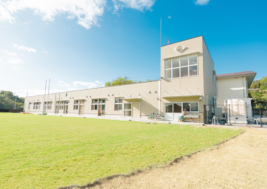 男木島の学校を支える、三菱電機製品