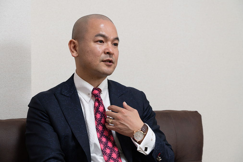 大城太さんインタビュー中の写真