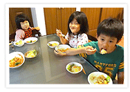 画像：食事風景