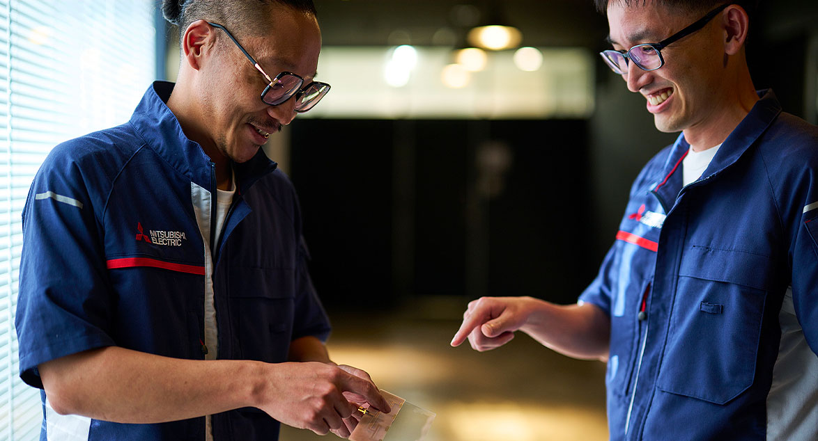 秋元さんと牧村さんの画像