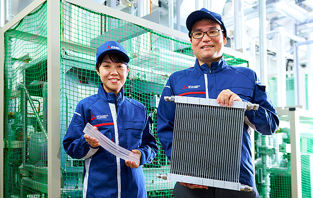 尾中さん、岸田さんが並んでいる写真