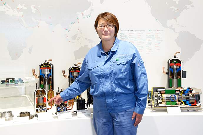 保坂さんの設計する内蔵形ショーケースにはインバータ制御の圧縮機の導入が進む