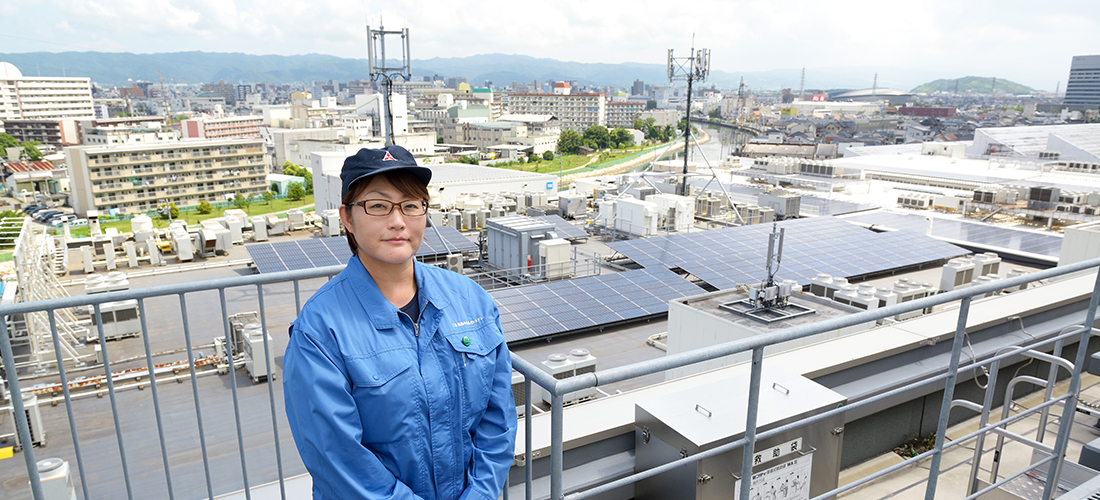 城下町である和歌山市内を望む場所に立地する三菱電機冷熱応用システム株式会社