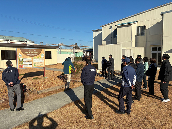 2月には、群馬工場の活動を紹介するとともに、ビオトープ（キラリ池＋）をはじめ構内の緑地を案内