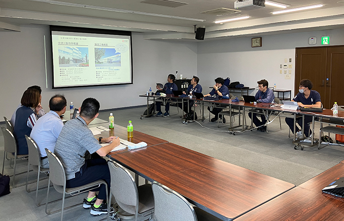 天龍峡を視察後、活動について情報を交換