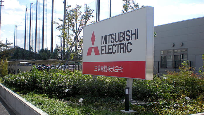 正門周辺に整備した「景観緑地」にも、在来種を極力取り入れている