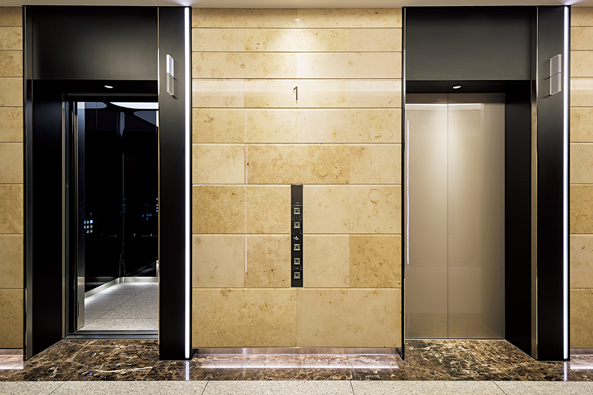 三菱エレベーター・エスカレーター｜納入事例｜大手門タワー・JX
