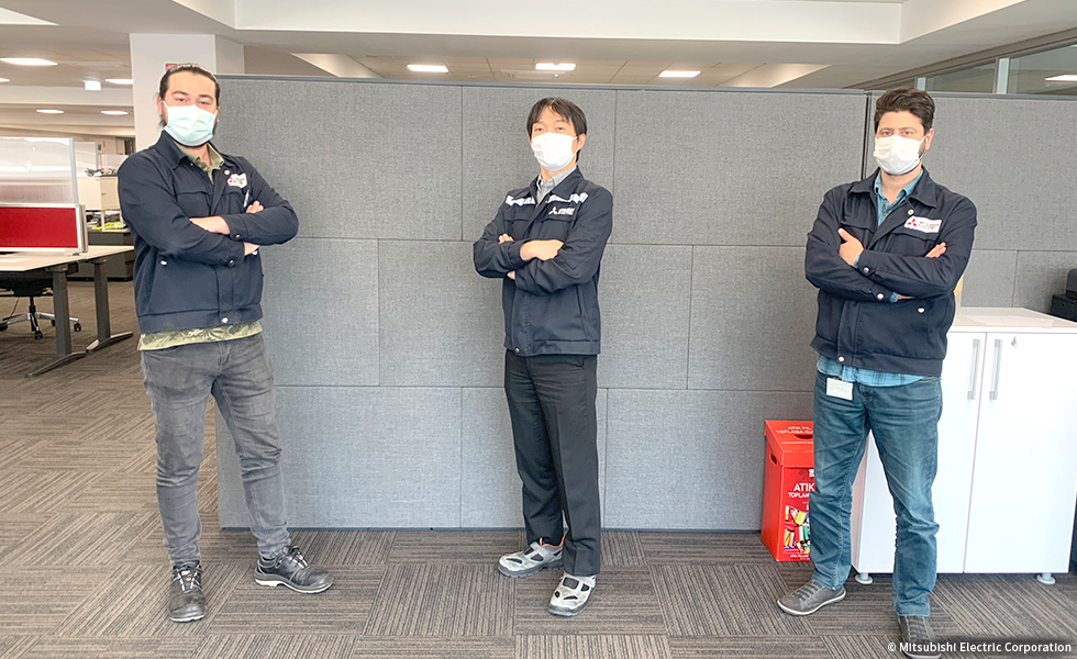 開発を進める上で頼もしいメンバー達との一枚。