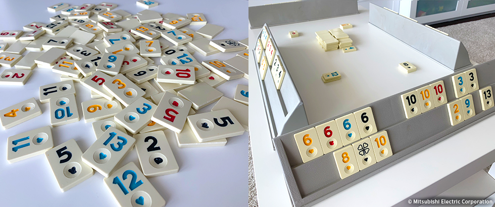 左:オケイの牌、右:ゲーム風景