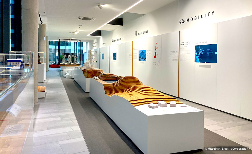 オフィス1階にあるショールーム。各部門の製品を展示して紹介している