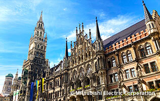 仕掛け時計が有名なミュンヘン市庁舎