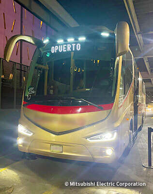 メキシコは完全な車社会。どこの街に行くにも大体高速バスが走っています。隣に座った人との雑談もスペイン語レッスンの一貫です・・