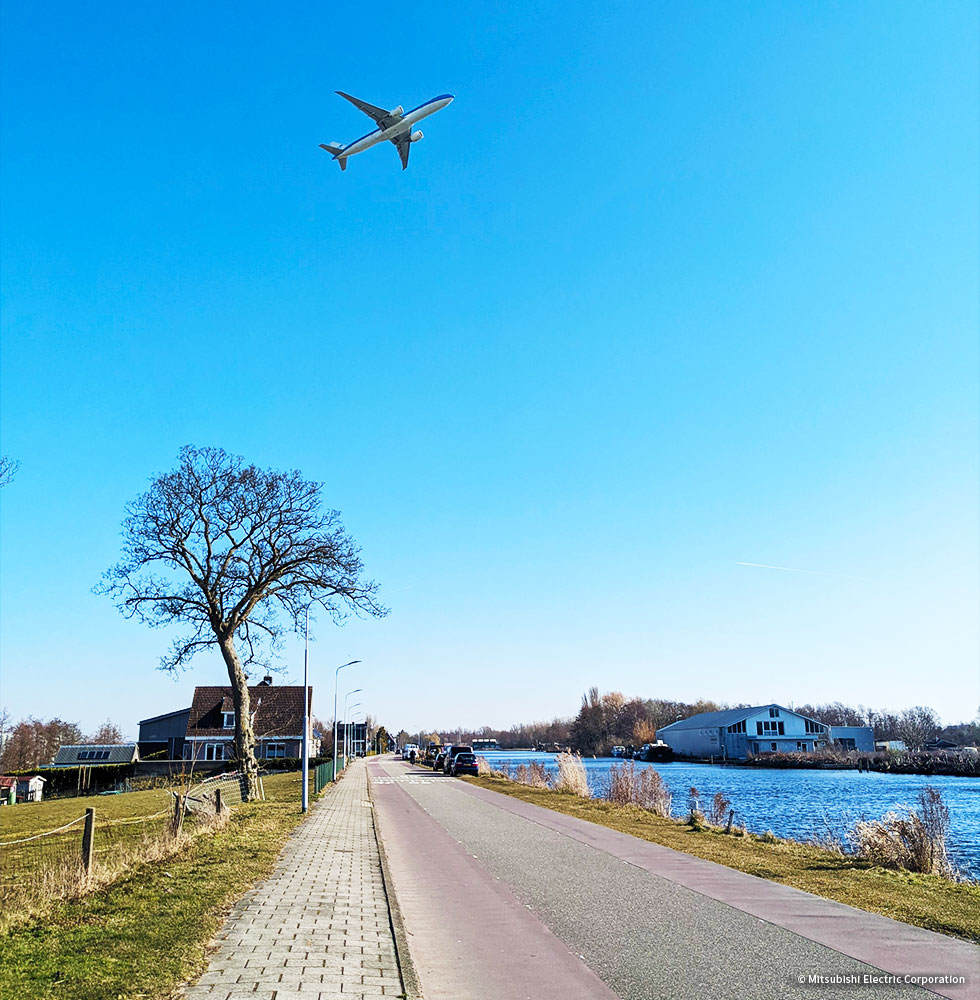 事務所すぐ近くの運河沿い散歩コース