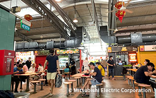 オフィス近くのホーカーセンター