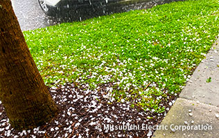 雹が降る様子_2