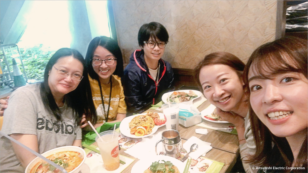 同僚たちとのランチ