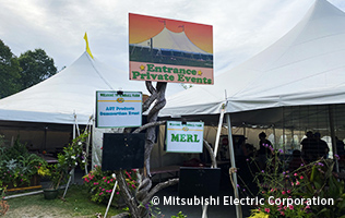 近くの農場テーマパークにみんなで遠足。ゴルフやゴーカートで遊びました