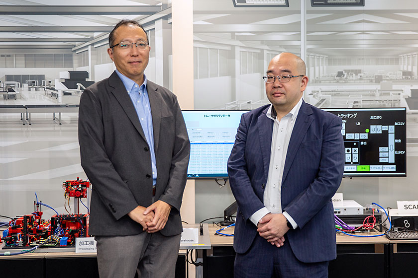 株式会社SUMCO AI推進本部 システム部 逸見 利介氏（右）、三菱電機株式会社 デジタルイノベーション事業本部 OTセキュリティ事業推進部 山本 孝史（左）