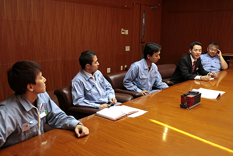 しばらくどこかにこもって考え直せ