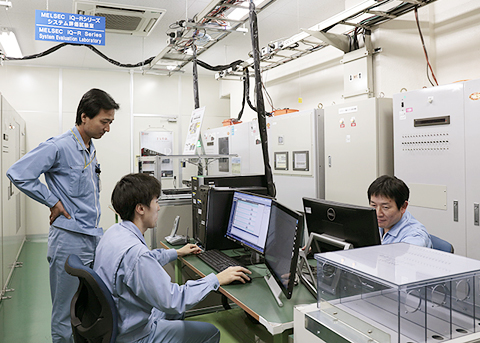 システム評価試験室。ここに呼び出されるのは、評価試験の結果が良くない時。開発メンバーにとっては訪れたくない部屋だという。