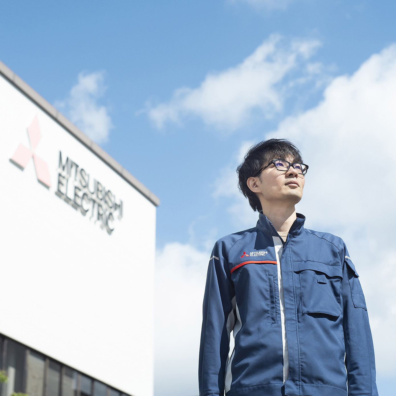 異国の空を守るため、まずは小さな仕事を手がかりに