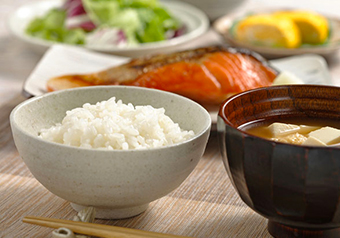 朝一番に、熱々の炊きたて