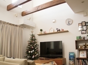 リビングのエアコンは三菱電機の『霧ヶ峰』