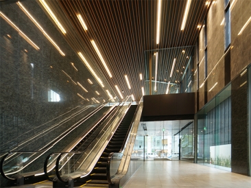 2階フロア歩行者通路