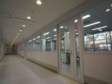 廊下と研究室