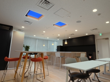 休憩コーナー　夜シーン