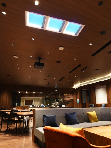 コワーキングエリア　昼シーン