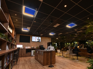 共用スペース 夜シーン