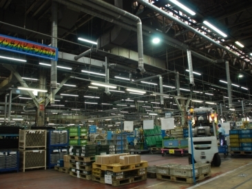 工場内(LEDライトユニット形ベースライト Myシリーズ 110形)