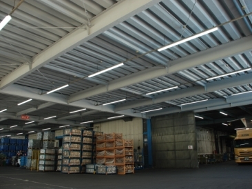 物流倉庫(LEDライトユニット形ベースライト Myシリーズ 110形)