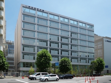 共立女子学園2号館 外観