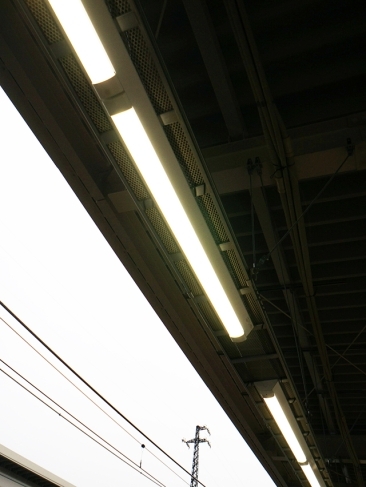 小田急 鶴巻温泉駅 ホーム