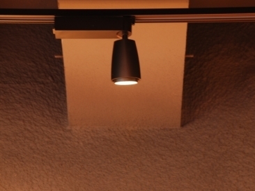 端正なフォルムのCOBスポットライト