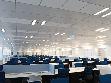 横浜市庁舎　内観