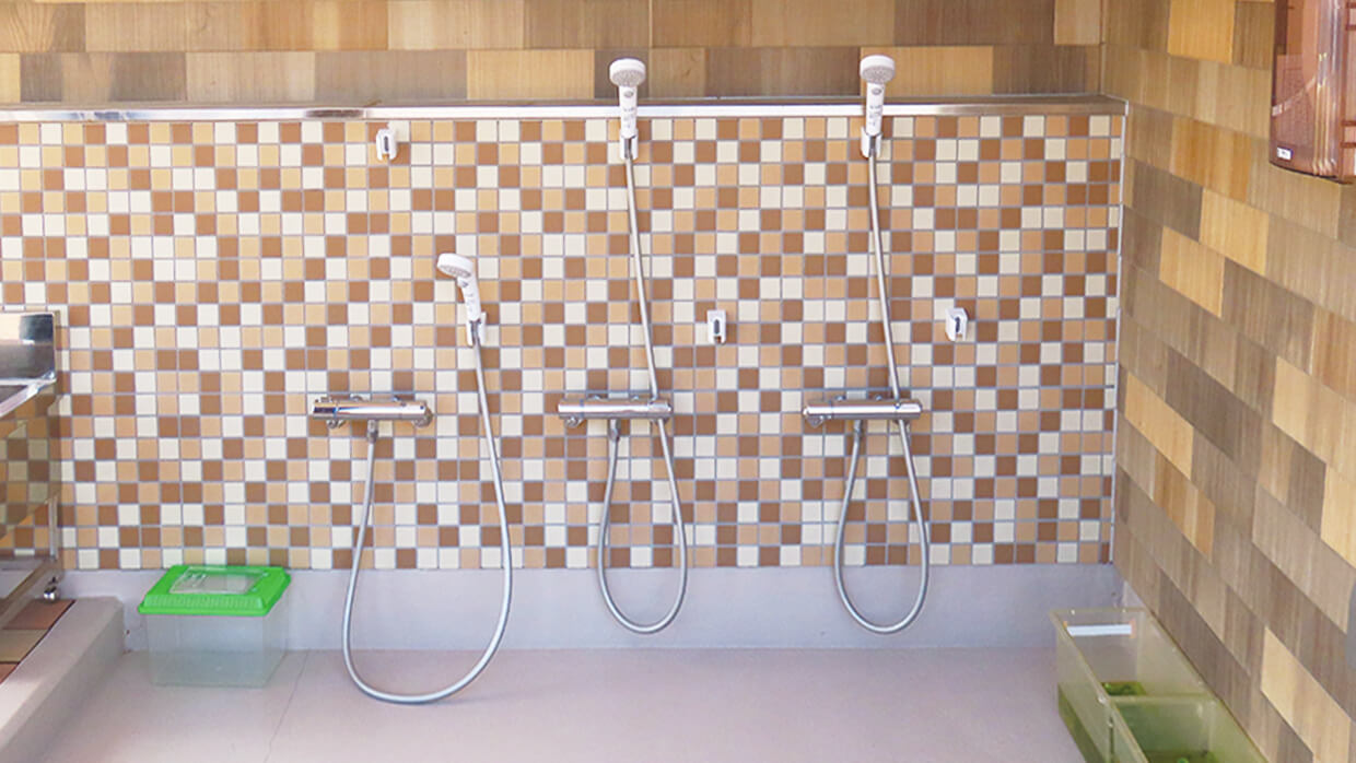 2Fシャワー（プール横）