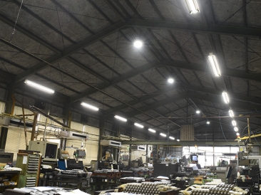 工場低天井エリア