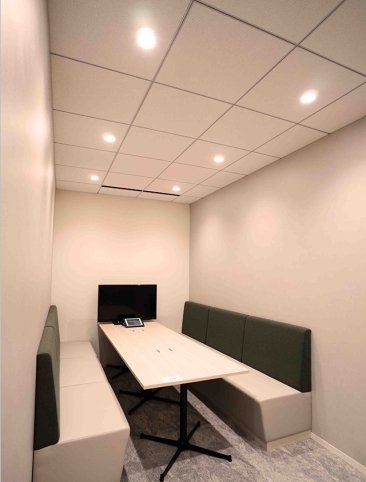 ミーティングスペース（3000K)