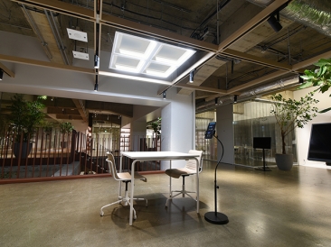 THE CAMPUS　フレームのみ点灯