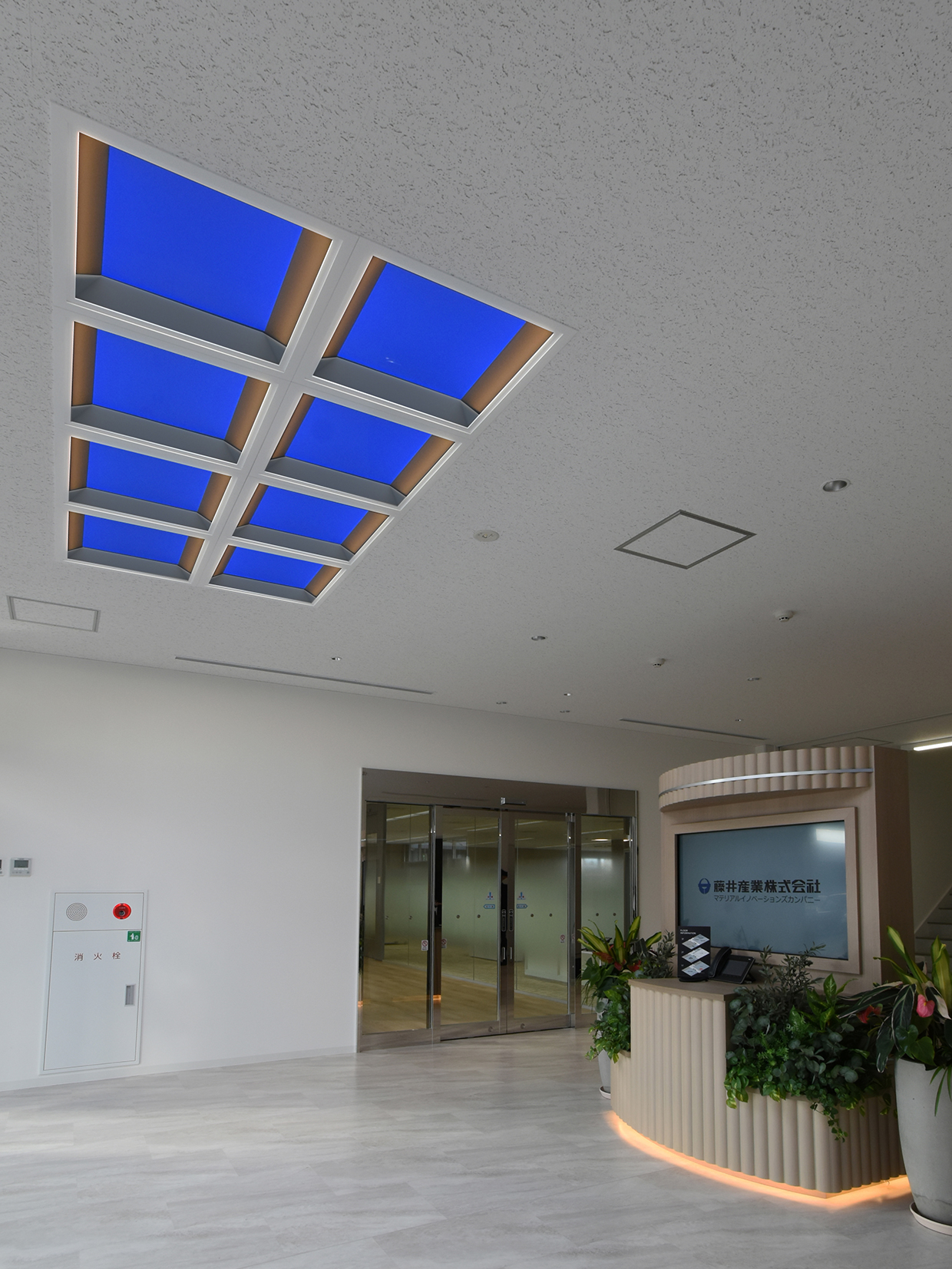 エントランス：夜シーン