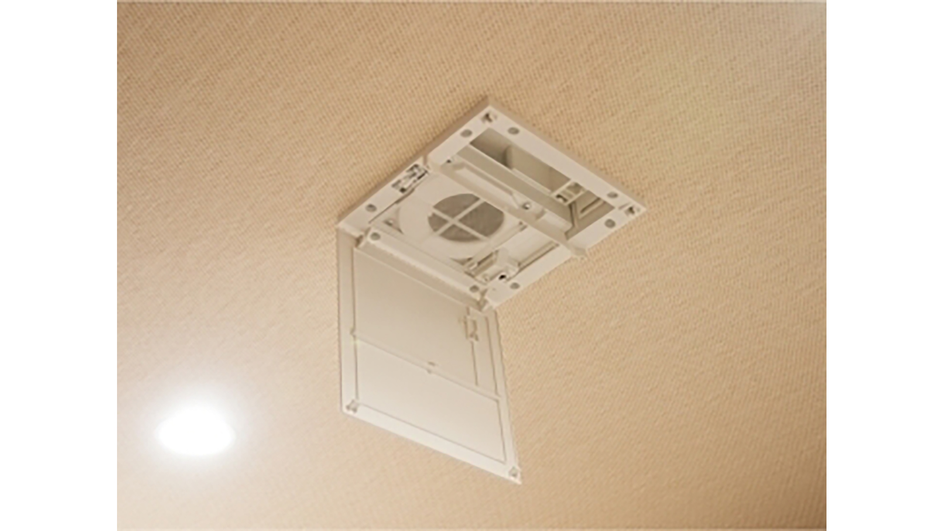 パネルを外したところ