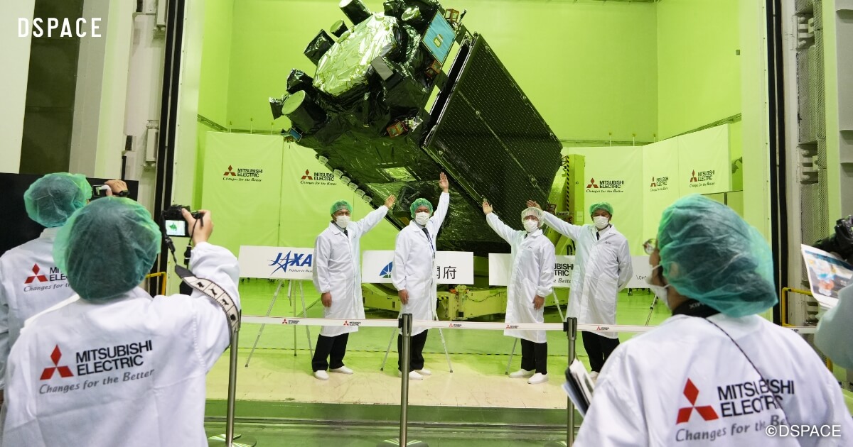 みちびき7号機機体公開 スマホで精度1m実現へ—「一人一人に恩恵を